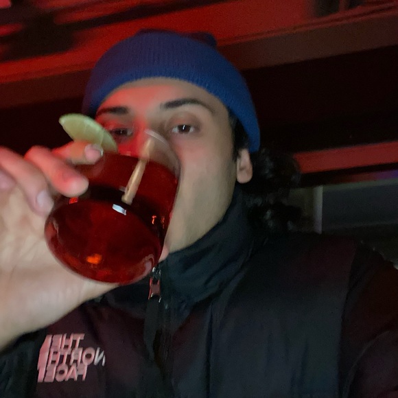 Meet your Posher, Julien - Picture 3 of 3